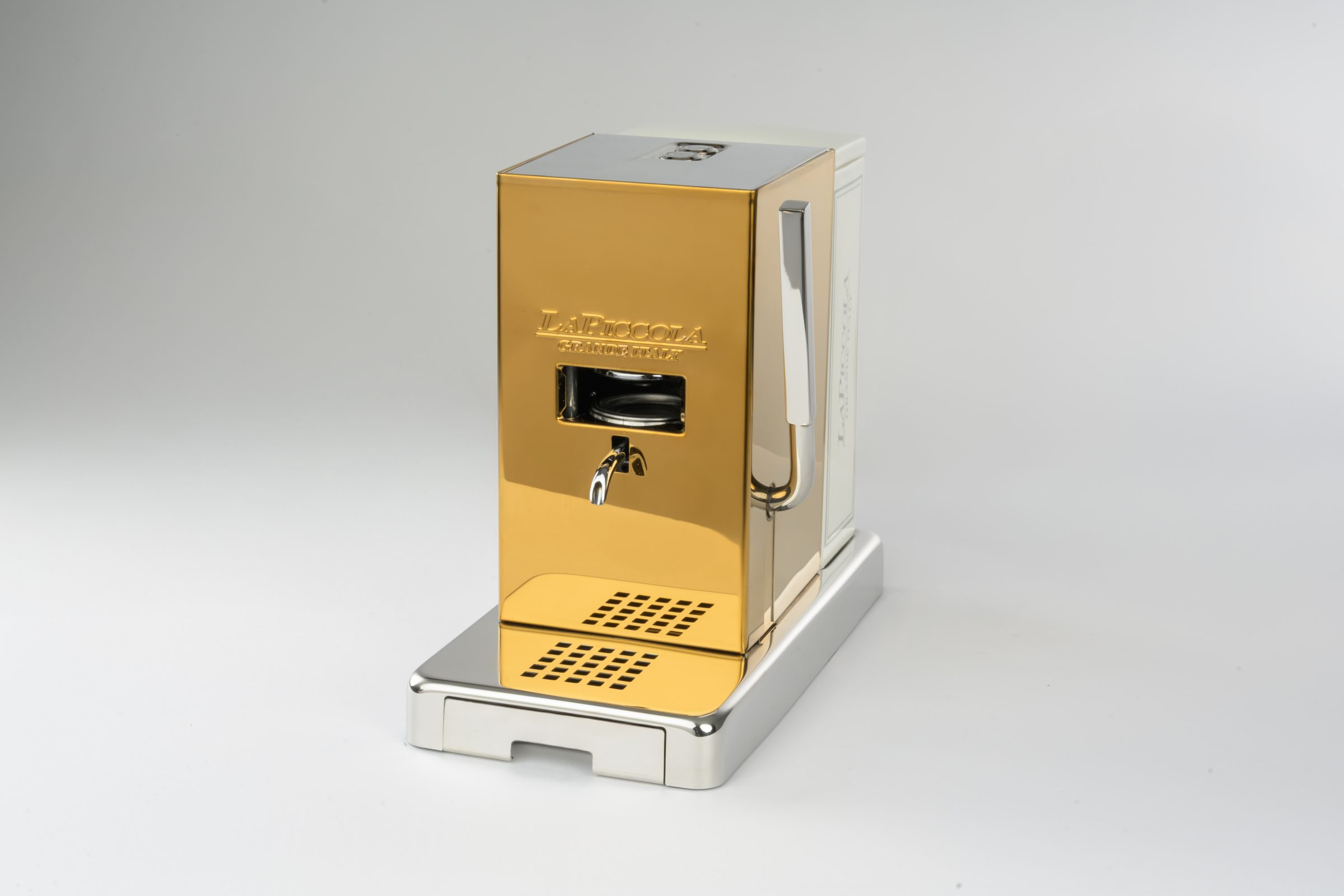 Macchina per caffè La Piccola Gold, vista di tre quarti