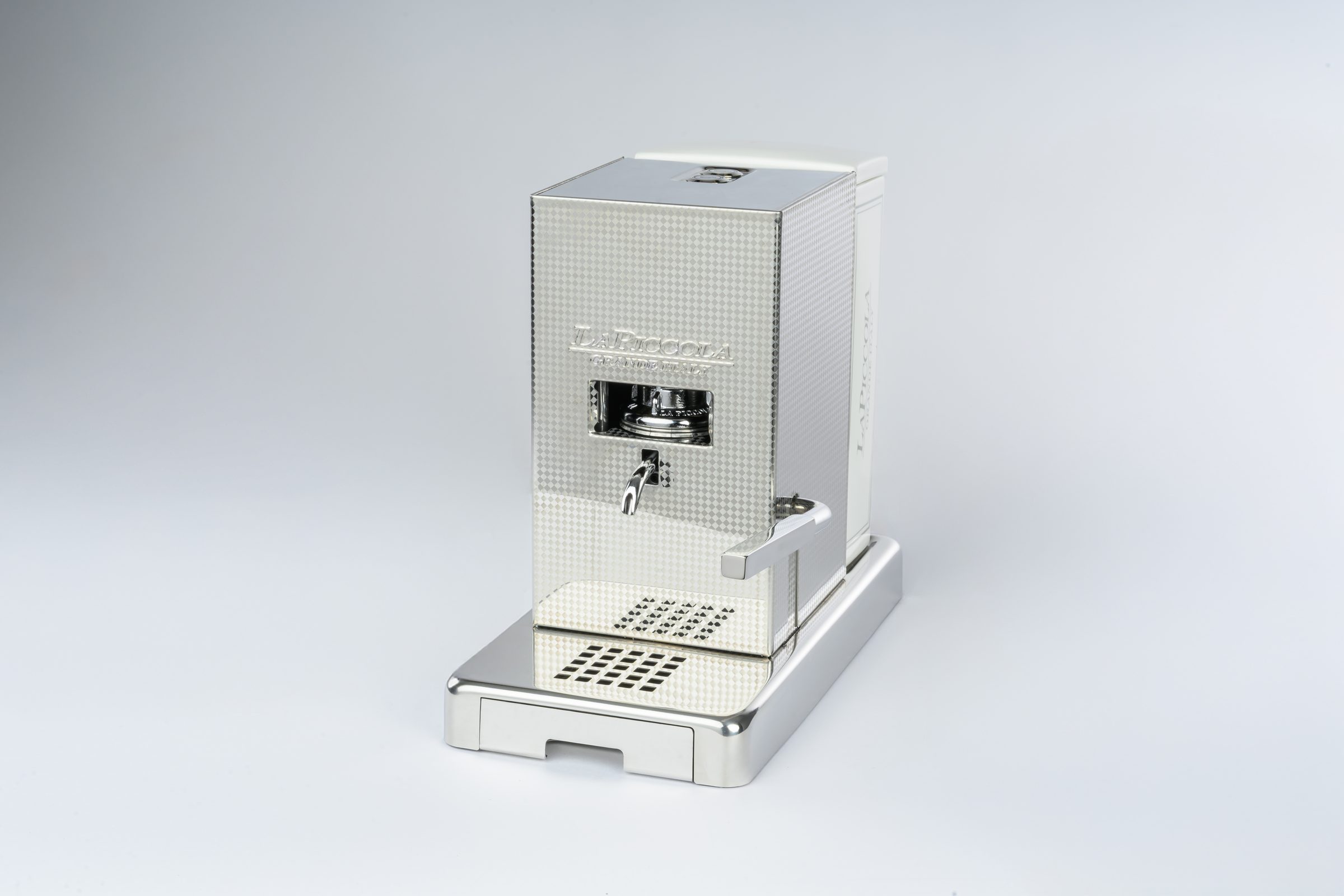 Macchina per caffè La Piccola Perla, vista di tre quarti